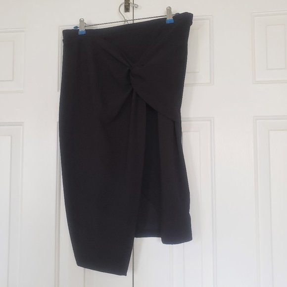 Slate & Willow Knot Front Asymmetric Skirt - Size M - Picture 5 of 7